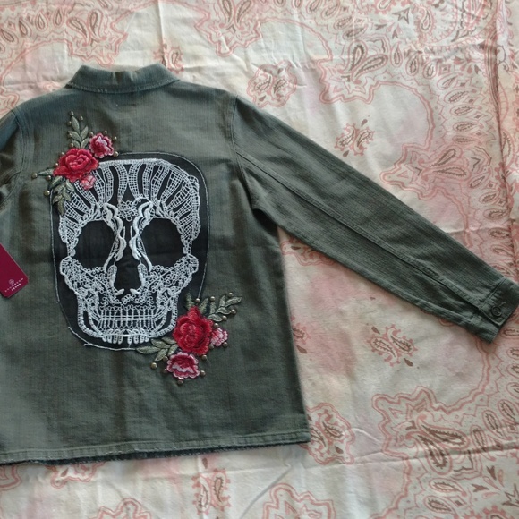 Skull Jacket (1 jacket left!) - Picture 7 of 8